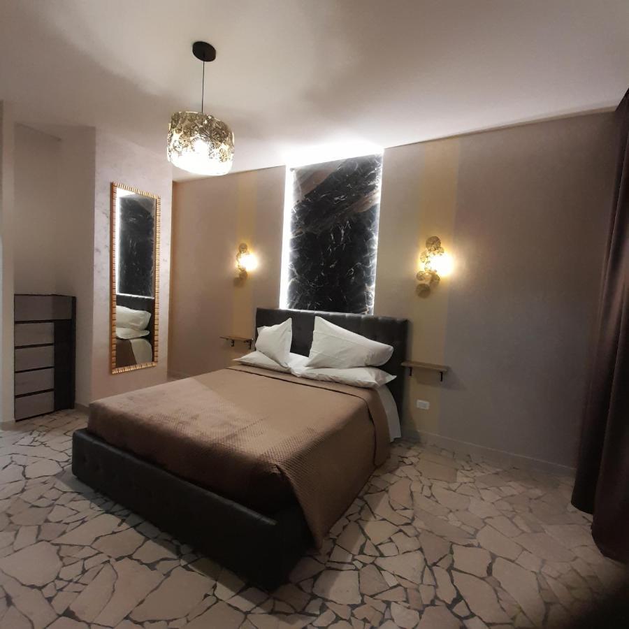 Residenza N&D Luxury Appartement Bari Buitenkant foto