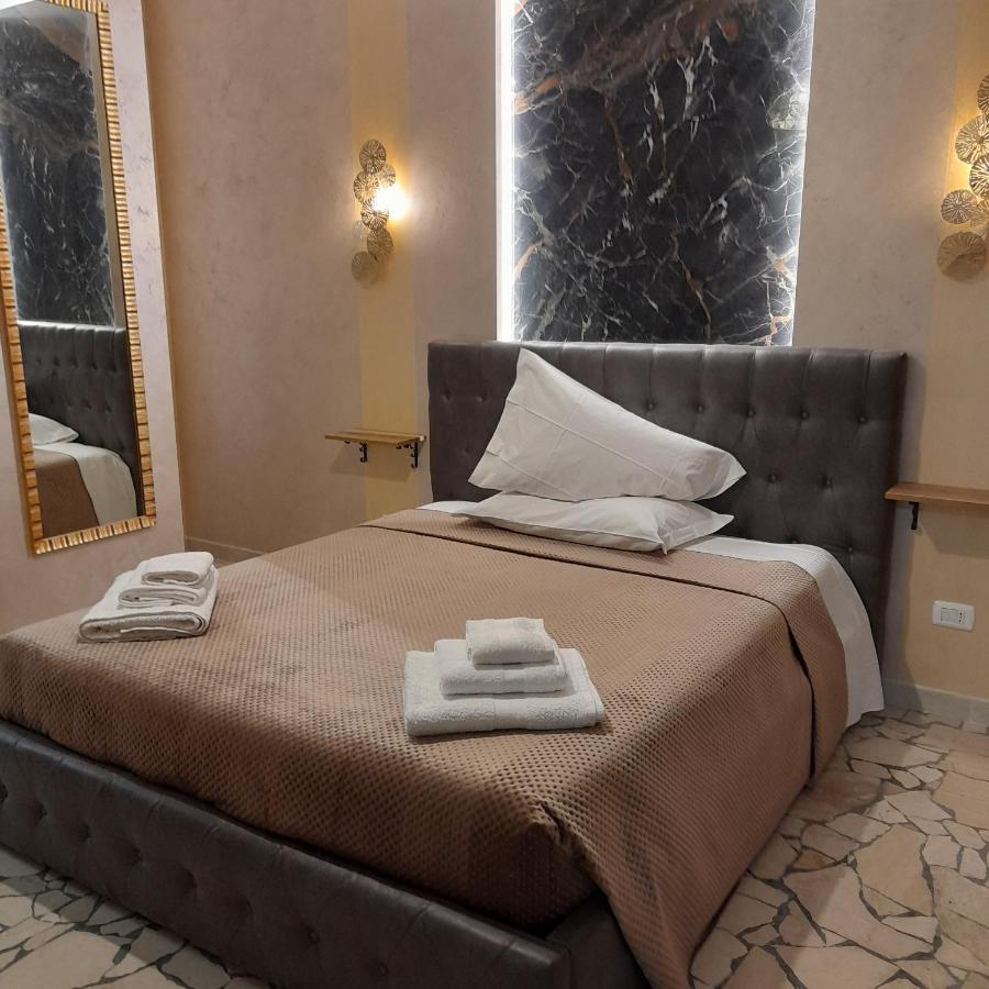 Residenza N&D Luxury Appartement Bari Buitenkant foto