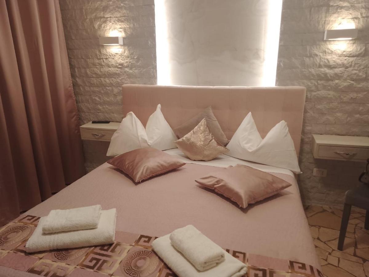 Residenza N&D Luxury Appartement Bari Buitenkant foto